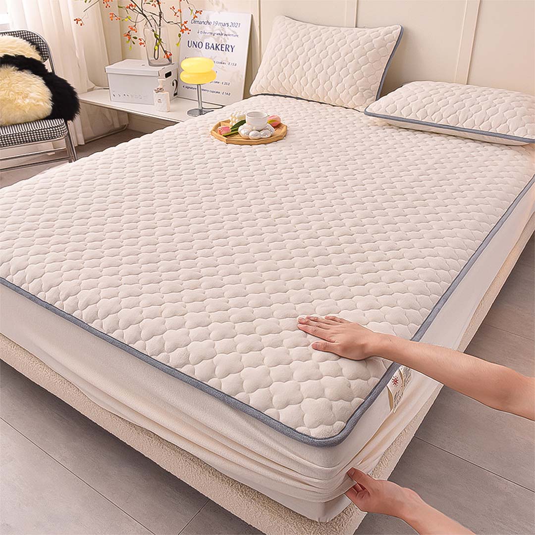 SOGA Beige 183cm Wide Mattress Cover Thick Quilted Fleece Stretchable Clover Design Bed Spread Sheet Protector with Pillow Covers - Cafe Supply
