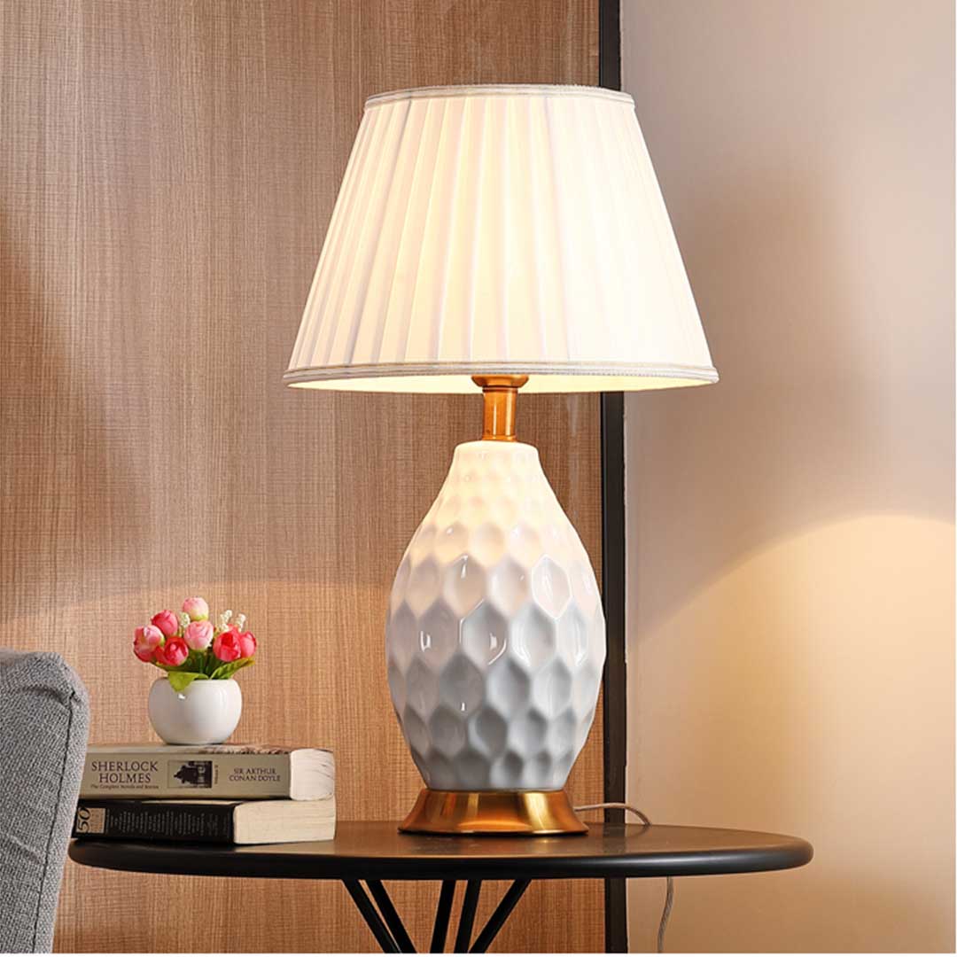 SOGA 2X Textured Ceramic Oval Table Lamp with Gold Metal Base White - Cafe Supply