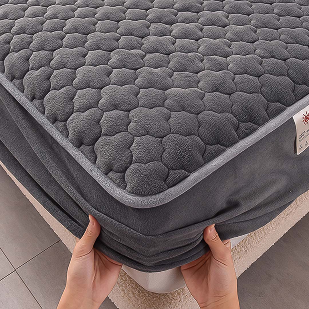 SOGA 2X Grey 153cm Wide Mattress Cover Thick Quilted Fleece Stretchable Clover Design Bed Spread Sheet Protector with Pillow Covers - Cafe Supply