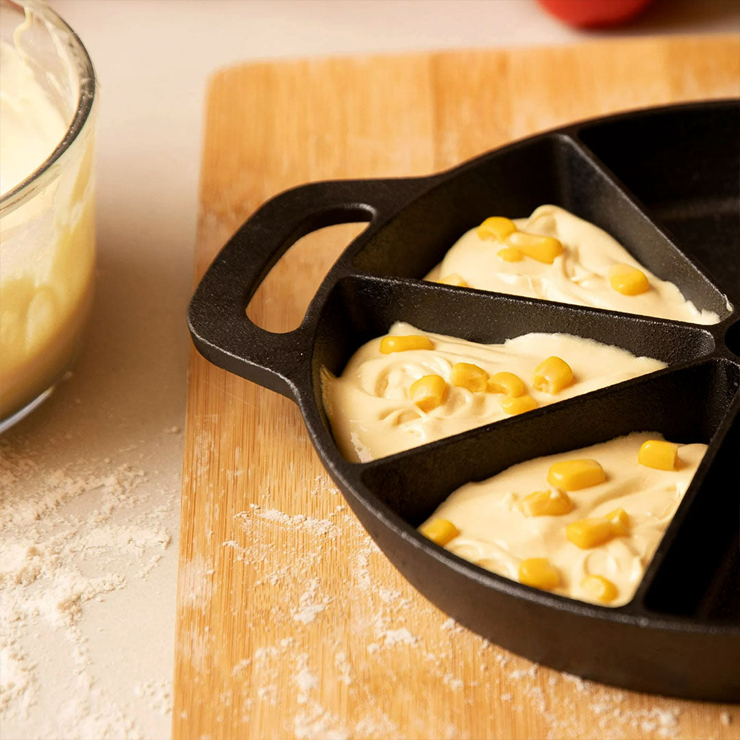 SOGA 21.5CM Round Cast Iron Baking Wedge Pan Cornbread Cake 8-Slice Baking Dish with Handle - Cafe Supply