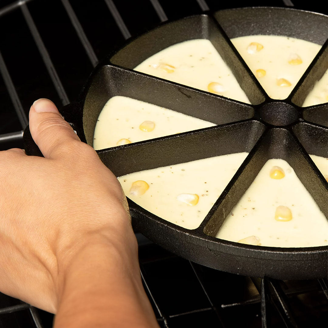 SOGA 2X 21.5CM Round Cast Iron Baking Wedge Pan Cornbread Cake 8-Slice Baking Dish with Handle - Cafe Supply