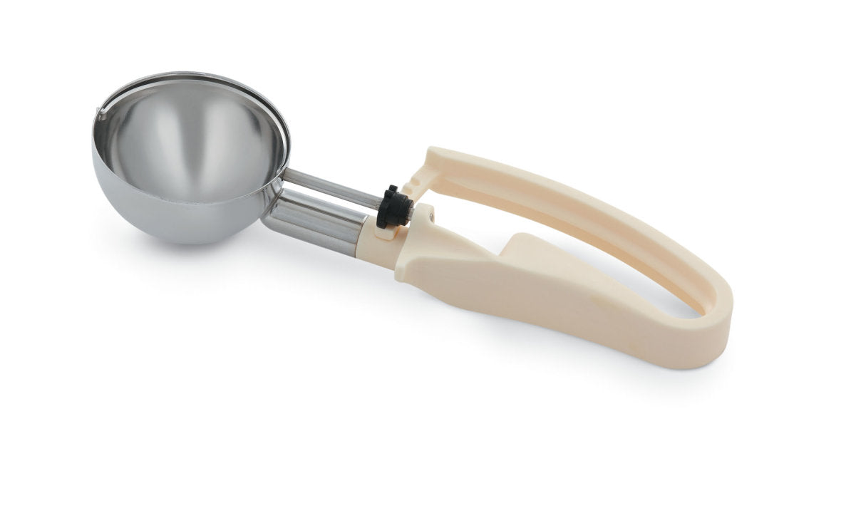 3 ⅕-ounce disher with ivory squeeze handle - Cafe Supply