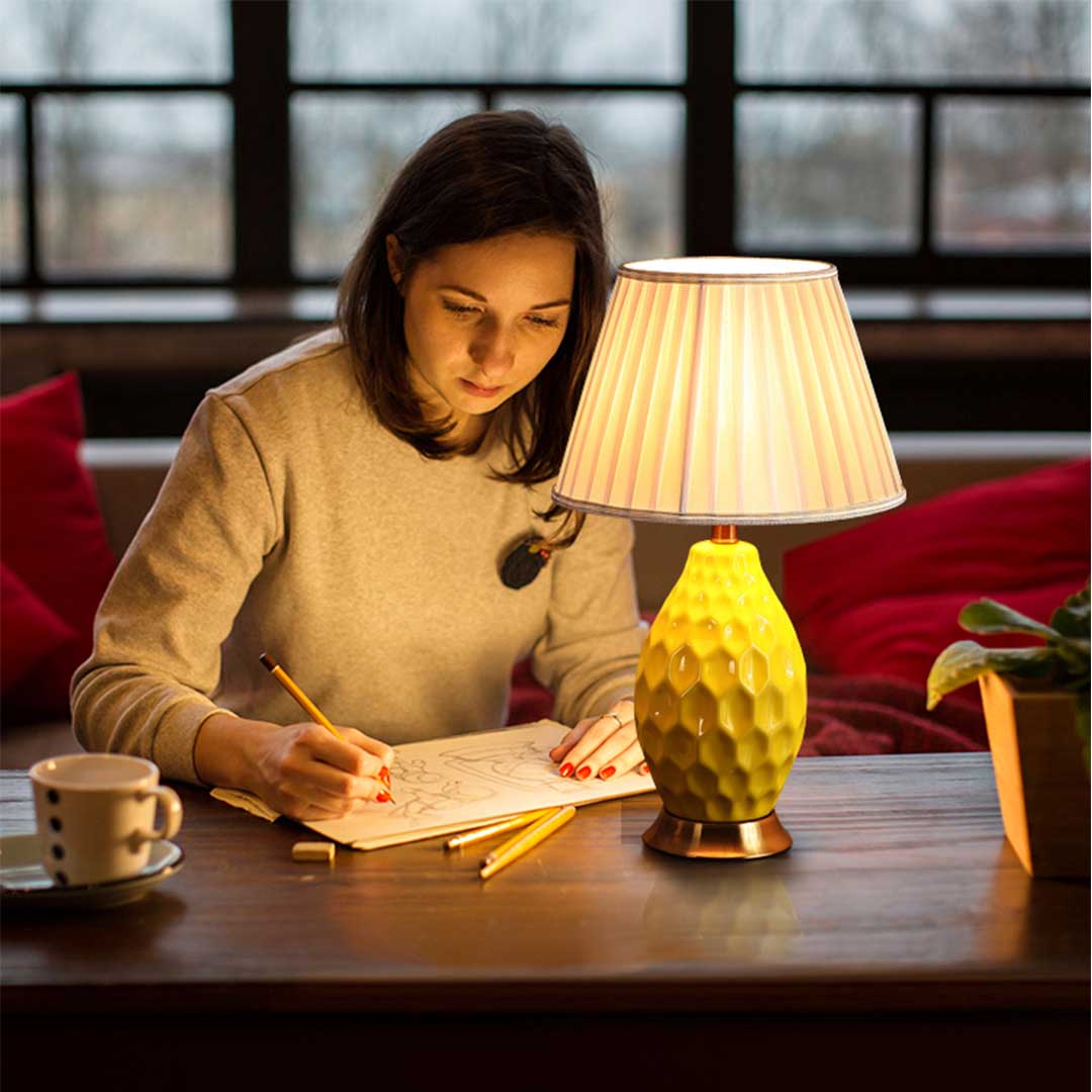SOGA 2X Textured Ceramic Oval Table Lamp with Gold Metal Base White - Cafe Supply